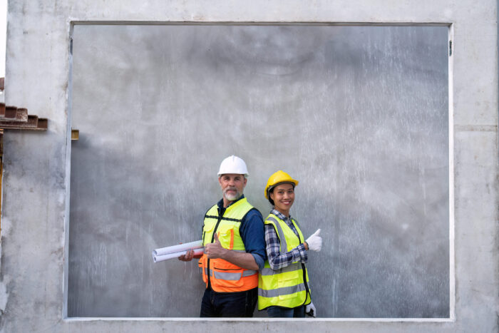 Engenheiros de luva e capacete